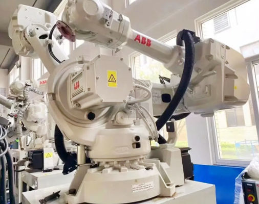 IRB 7600- 500/2.55 Abb Robot Arm 500KG برای فرایندهای تولید چندگانه